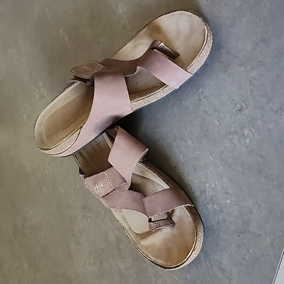 Clarks Shoes - CLARKS ARTISAN Thong Sandal Mocha Brown Size 7